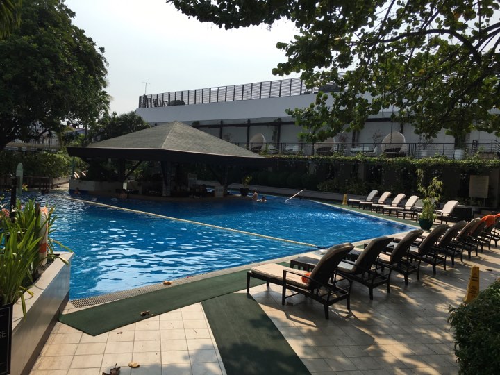 the swimming pool at the Manila Hotel